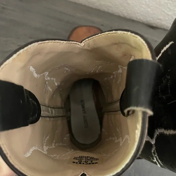 Cody James Black and Brown Western Cowboy Boots - Picture 5 of 9
